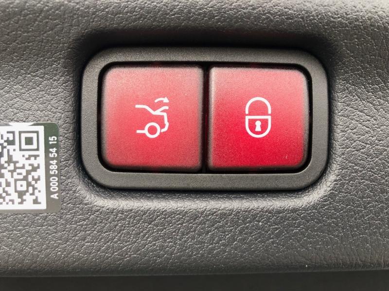 Image MERCEDES-BENZ Classe C 220 d 197ch AMG Line