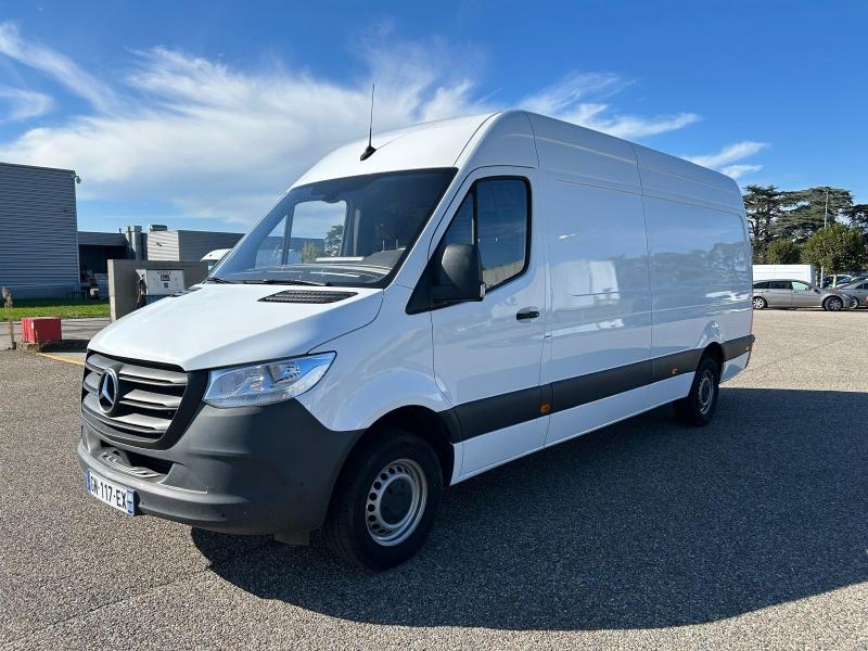 Photo MERCEDES-BENZ Sprinter Fg 315 CDI 43 3T5 Select Propulsion Léger 9G-Tronic