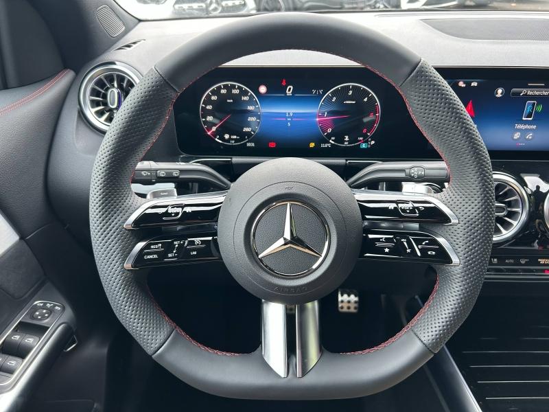 Image MERCEDES-BENZ GLA 200 d 150ch AMG Line 8G-DCT 4Matic