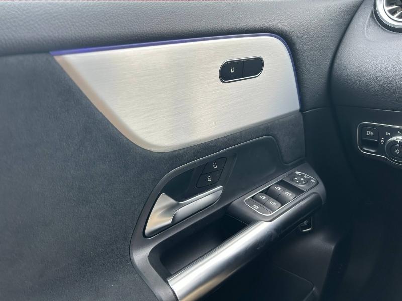 Image MERCEDES-BENZ GLA 200 d 150ch AMG Line 8G-DCT 4Matic