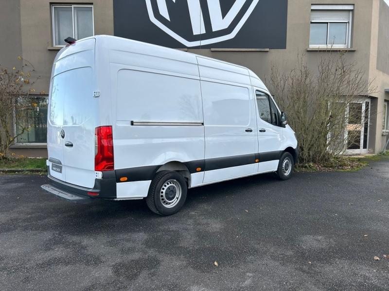 Image MERCEDES-BENZ Sprinter Fg 311 CDI 37 3T5 First Propulsion Léger