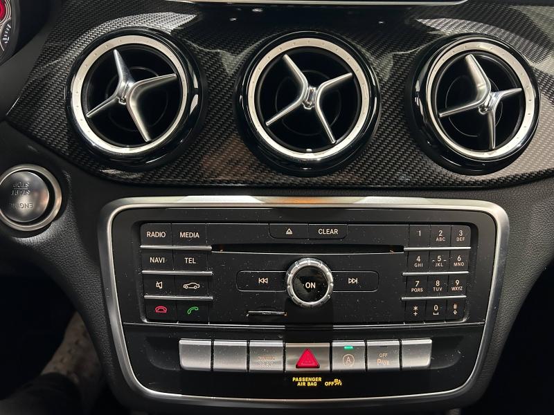 Image MERCEDES-BENZ GLA 200 d 136ch Starlight Edition 7G-DCT Euro6c