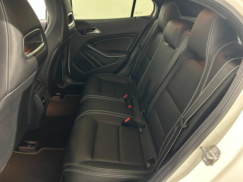Image MERCEDES-BENZ GLA 200 d 136ch Starlight Edition 7G-DCT Euro6c