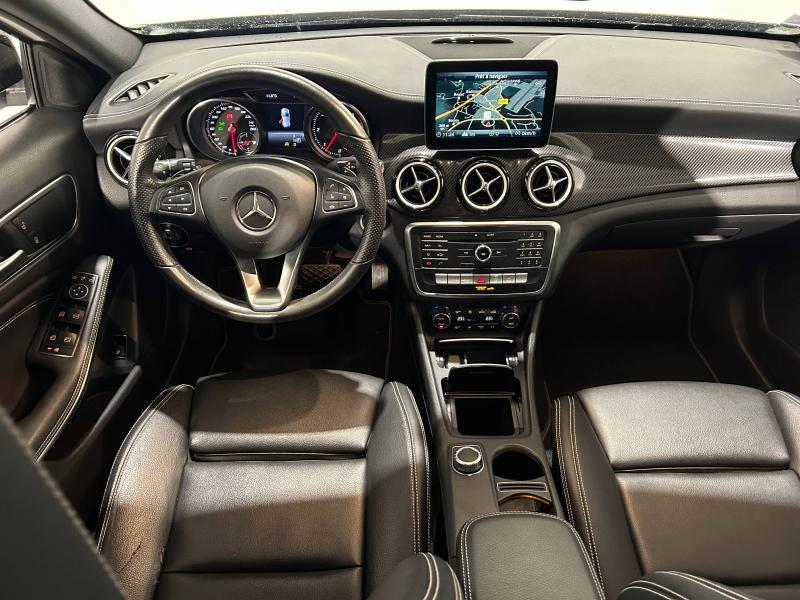 Image MERCEDES-BENZ GLA 200 d 136ch Starlight Edition 7G-DCT Euro6c