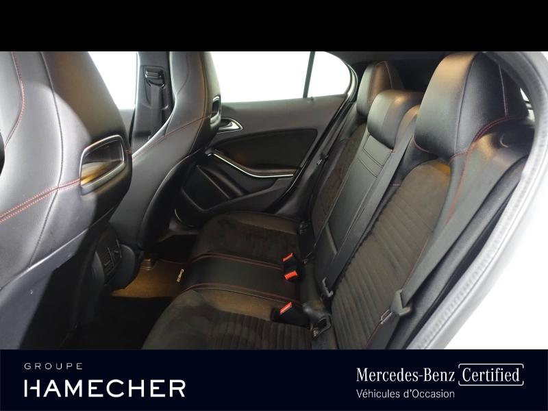 Image MERCEDES-BENZ GLA 200 d Fascination 7G-DCT