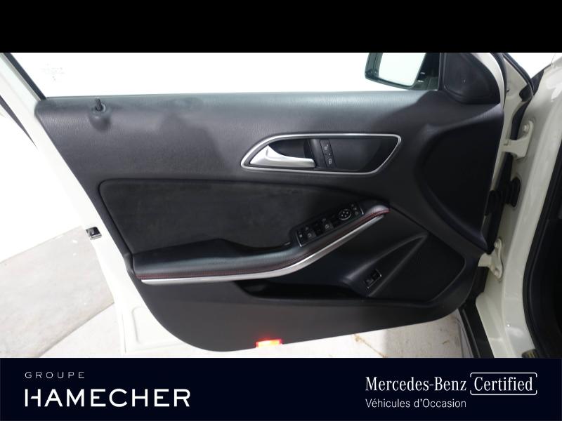 Image MERCEDES-BENZ GLA 200 d Fascination 7G-DCT