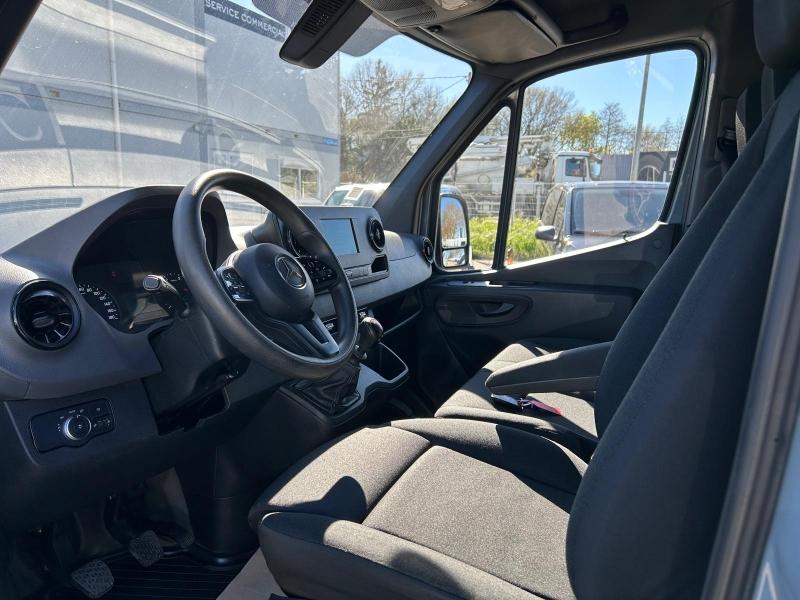 Image MERCEDES-BENZ Sprinter Fg 211 CDI 33 3T0 First Traction