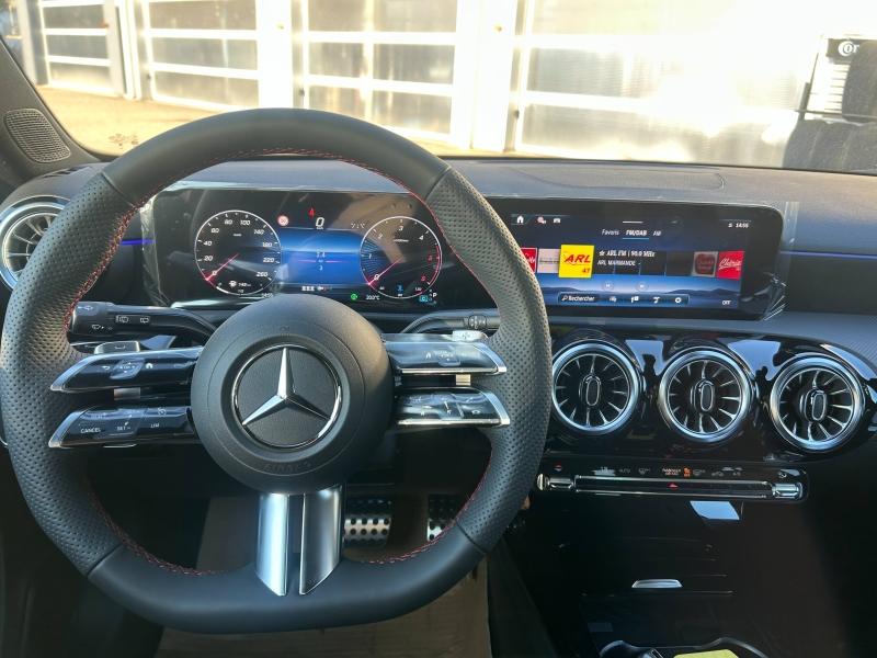 Image MERCEDES-BENZ Classe A 180 136ch Star Edition 7G-DCT