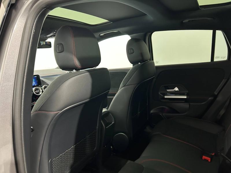 Image MERCEDES-BENZ EQA 300 228ch 4Matic AMG Line