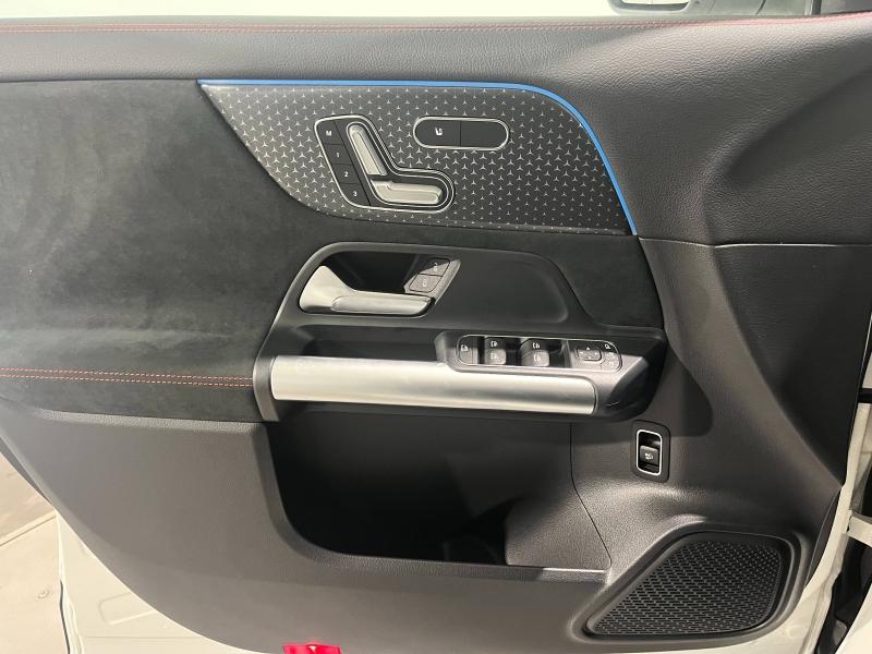 Image MERCEDES-BENZ EQA 300 228ch 4Matic AMG Line