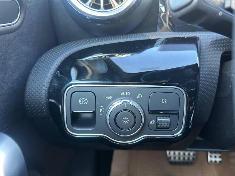 Image MERCEDES-BENZ Classe A 180 d 116ch AMG Line 8G-DCT