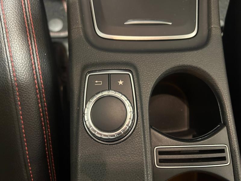 Image MERCEDES-BENZ GLA 200 d 136ch Fascination 4Matic 7G-DCT Euro6c