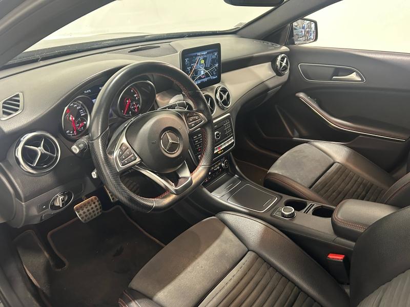 Image MERCEDES-BENZ GLA 200 d 136ch Fascination 4Matic 7G-DCT Euro6c