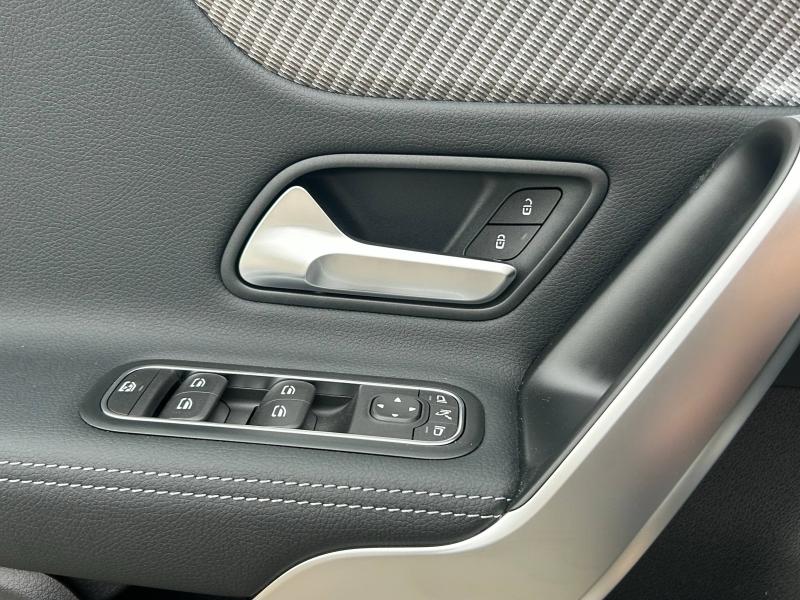 Image MERCEDES-BENZ Classe A 180 d 116ch Progressive Line 8G-DCT