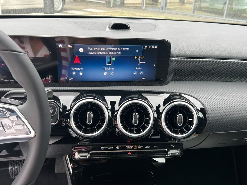 Image MERCEDES-BENZ Classe A 180 d 116ch Progressive Line 8G-DCT