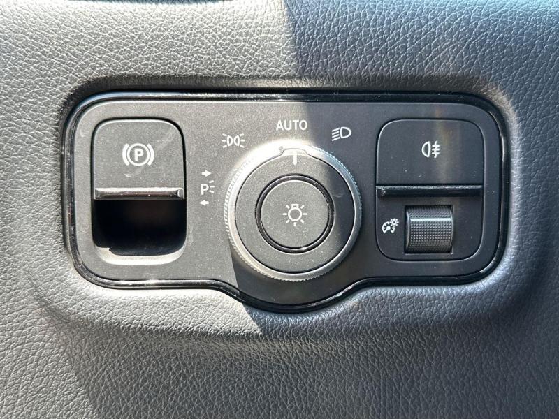 Image MERCEDES-BENZ Vito Fg 116 CDI Mixto Long Select Propulsion 9G-Tronic