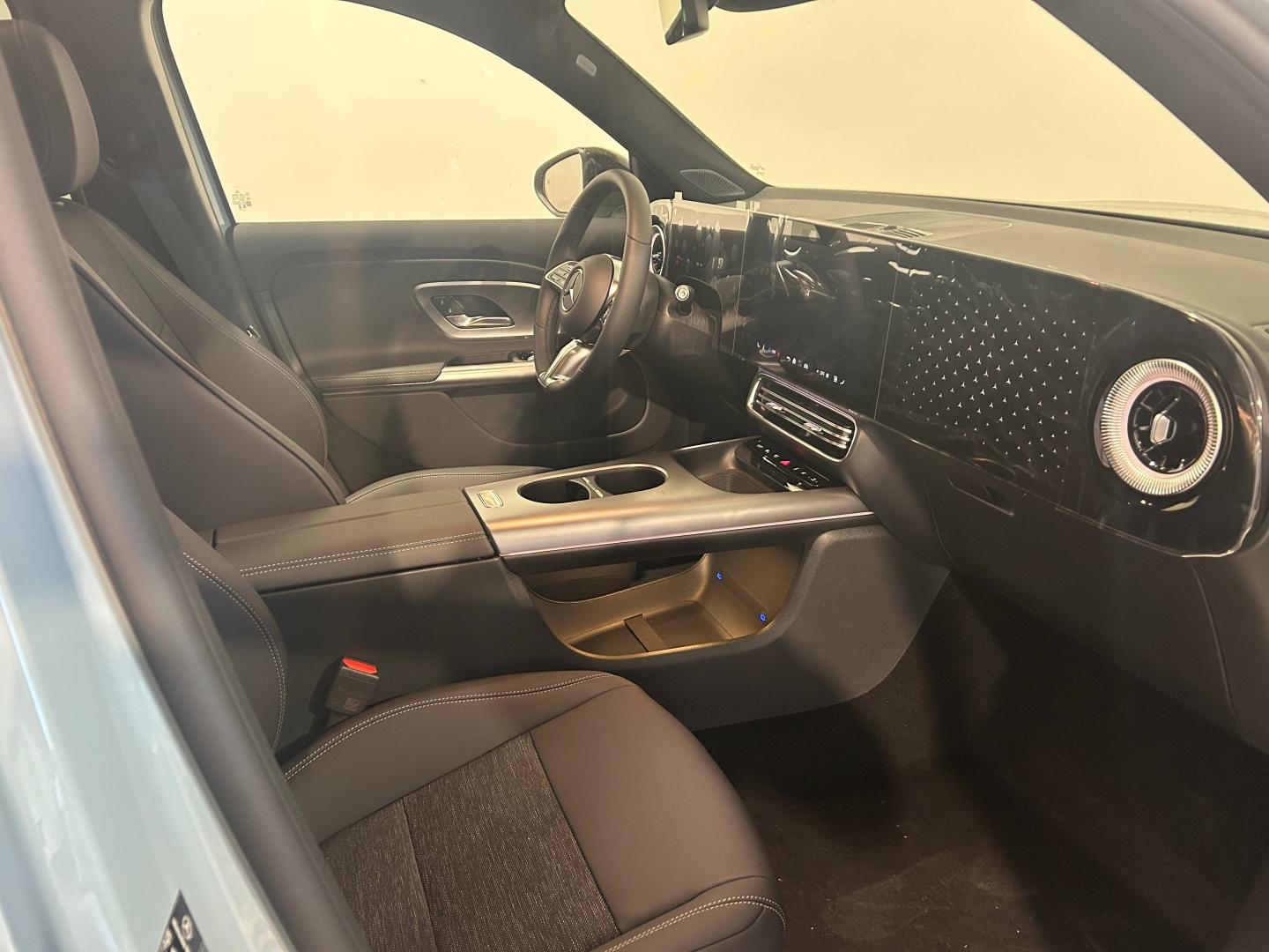 Image MERCEDES-BENZ GLB 250+ EQ 272ch Limited Edition