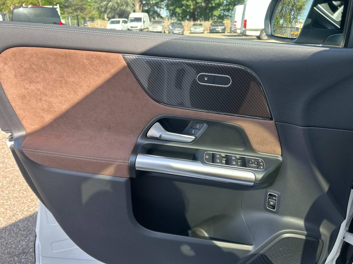 Image MERCEDES-BENZ GLA 180 d 116ch Edition 140 8G-DCT