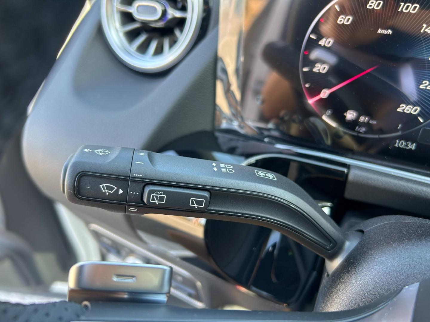 Image MERCEDES-BENZ GLA 180 d 116ch Edition 140 8G-DCT