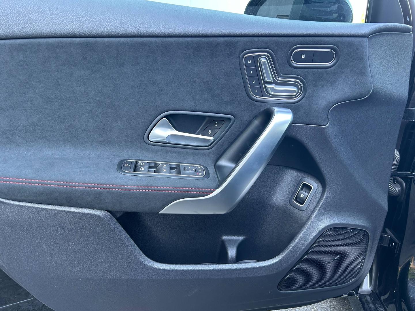 Image MERCEDES-BENZ Classe A 250 e hybride rechargeable 218ch AMG Line 8G-DCT