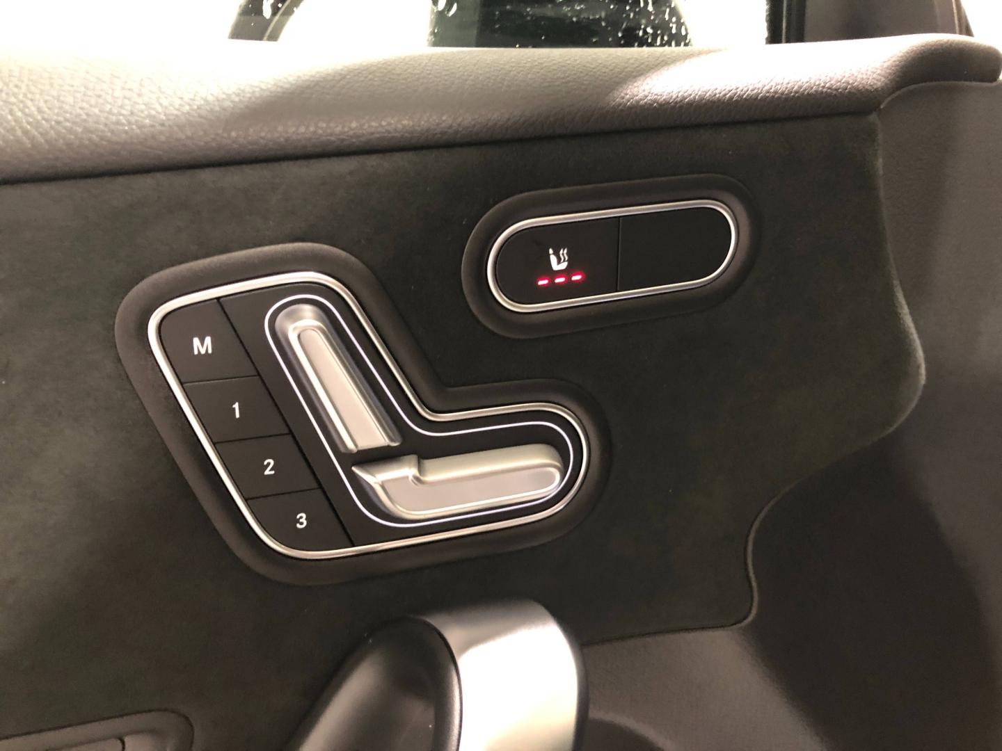 Image MERCEDES-BENZ Classe A 250 e hybride rechargeable 218ch AMG Line 8G-DCT