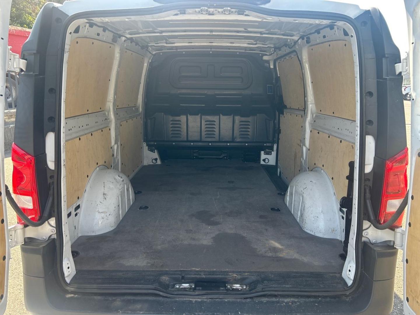 Image MERCEDES-BENZ Vito III Ph2 114 CDI Compact First Propulsion 9G-T