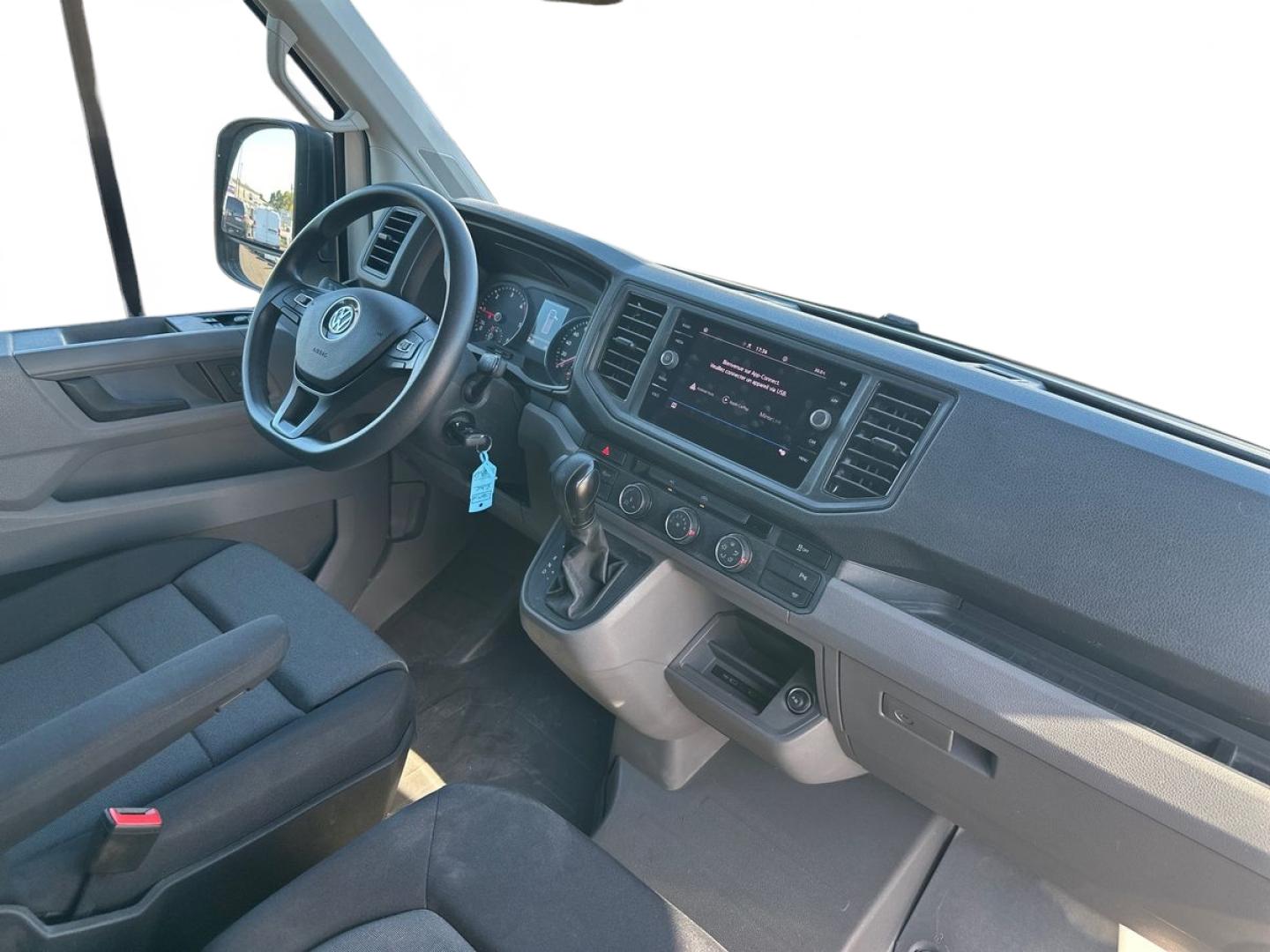 Image VOLKSWAGEN Crafter Fg 35 L3H3 2.0 TDI 140ch Business Traction BVA8