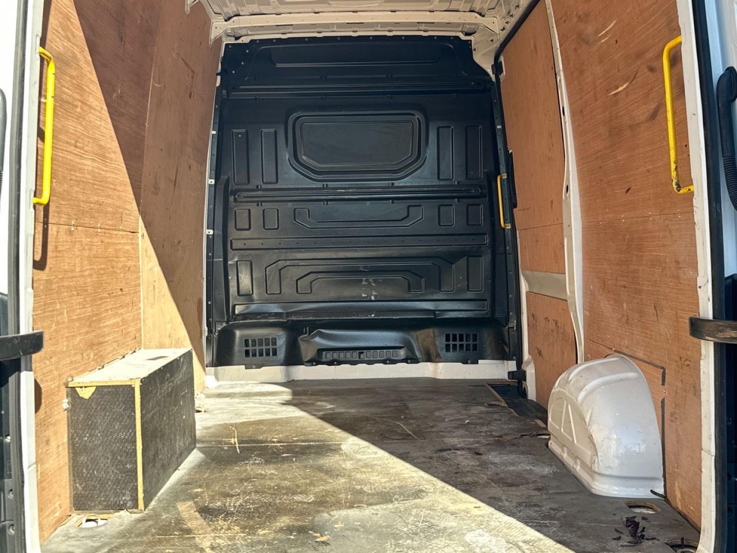 Image VOLKSWAGEN Crafter Fg 35 L3H3 2.0 TDI 140ch Business Traction BVA8