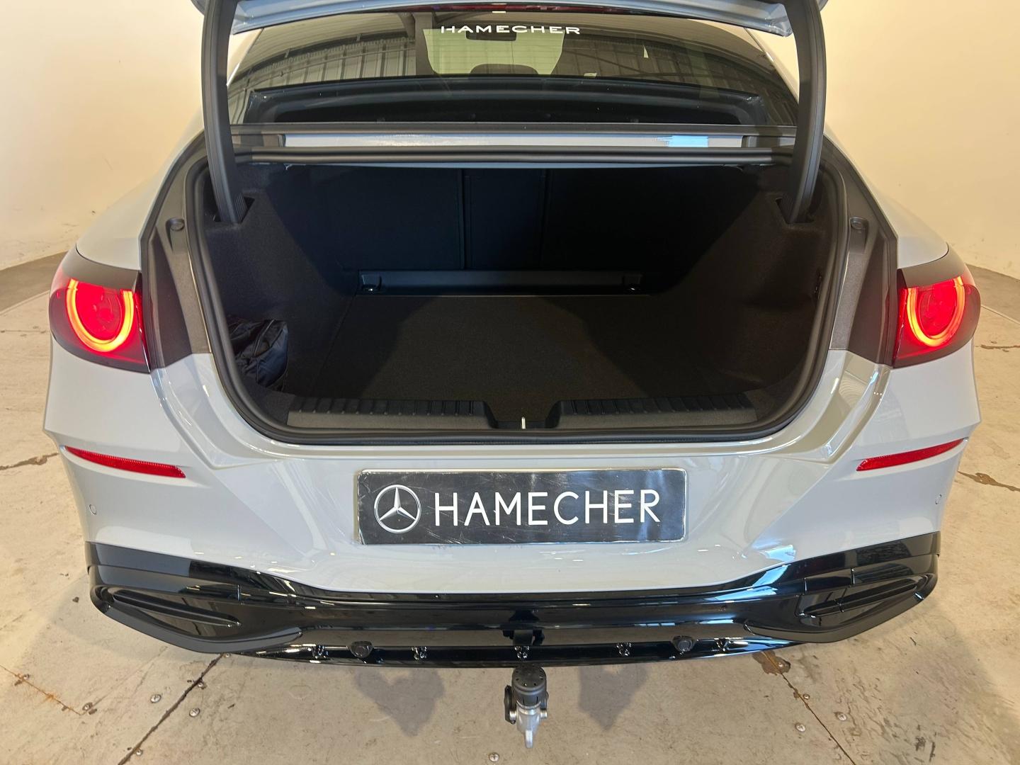 Image MERCEDES-BENZ Classe C 400 489ch 94,5kWh AMG Line 4Matic