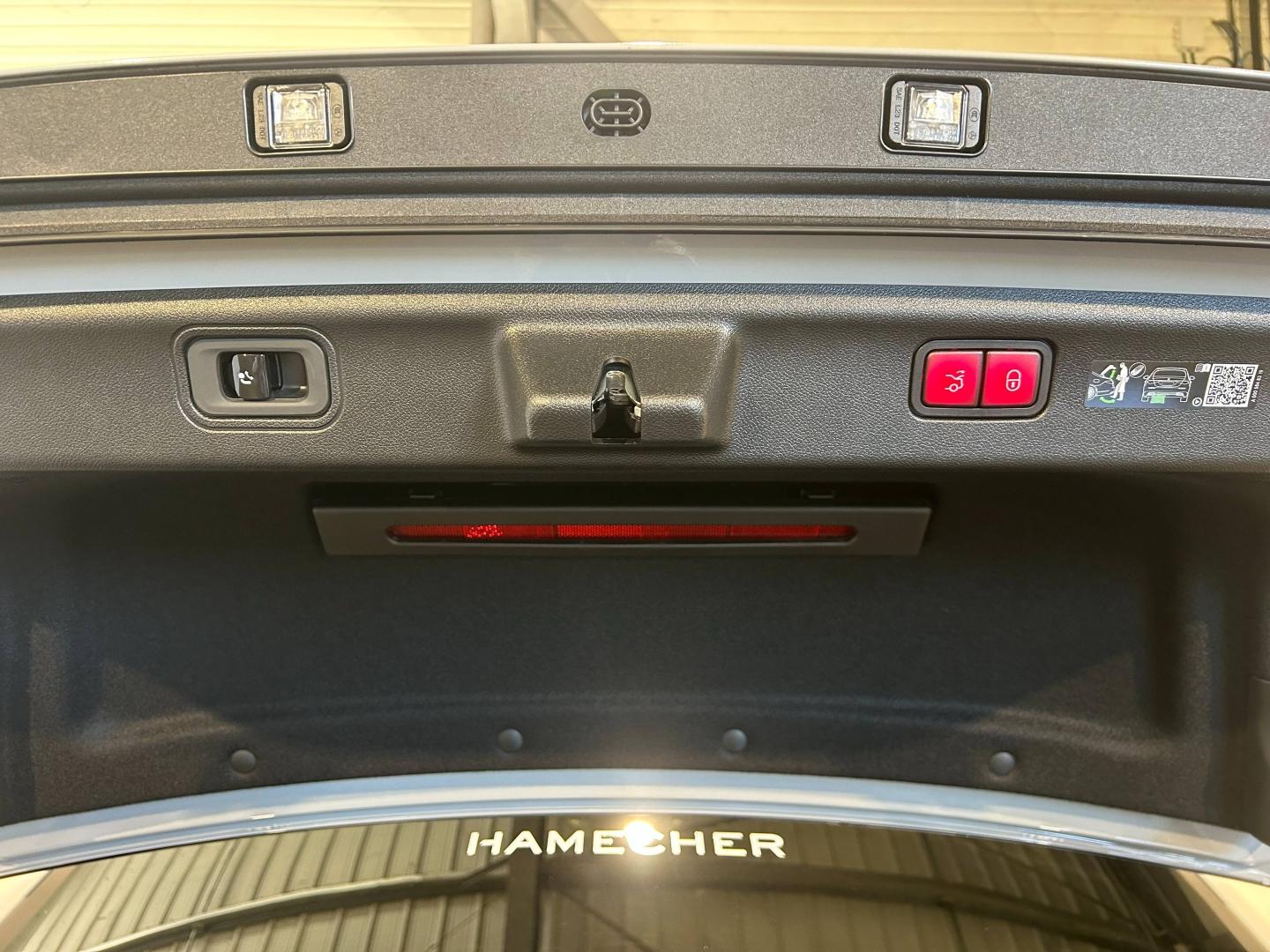 Image MERCEDES-BENZ Classe C 400 489ch 94,5kWh AMG Line 4Matic