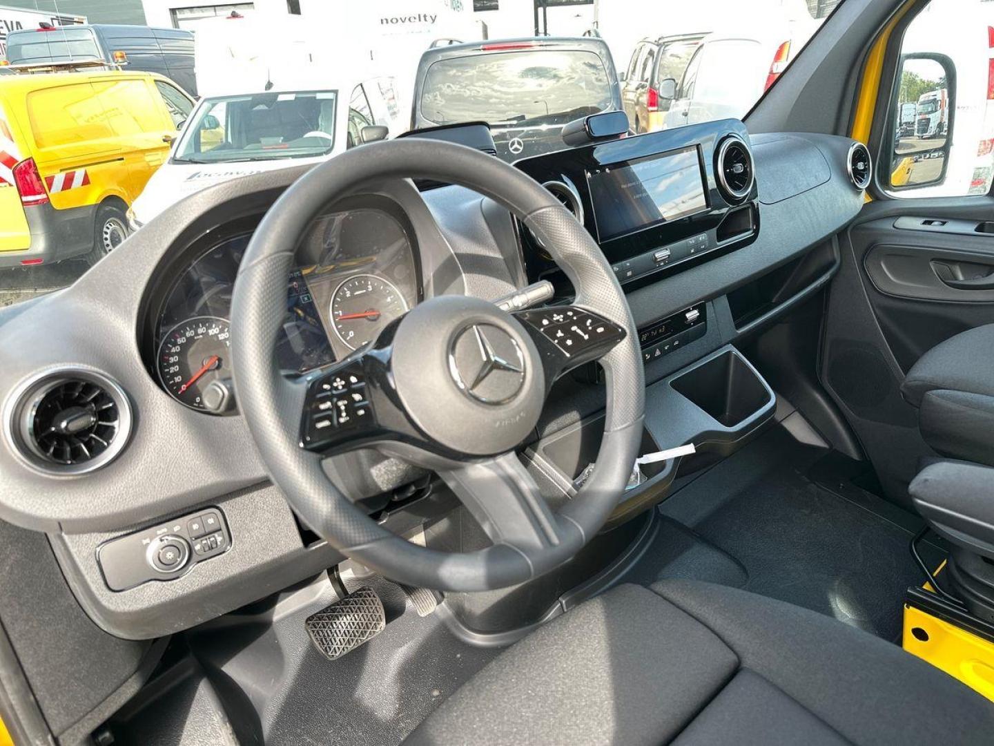 Image MERCEDES-BENZ Sprinter Fg 317 CDI 37 3T5 Pro 9G-Tronic