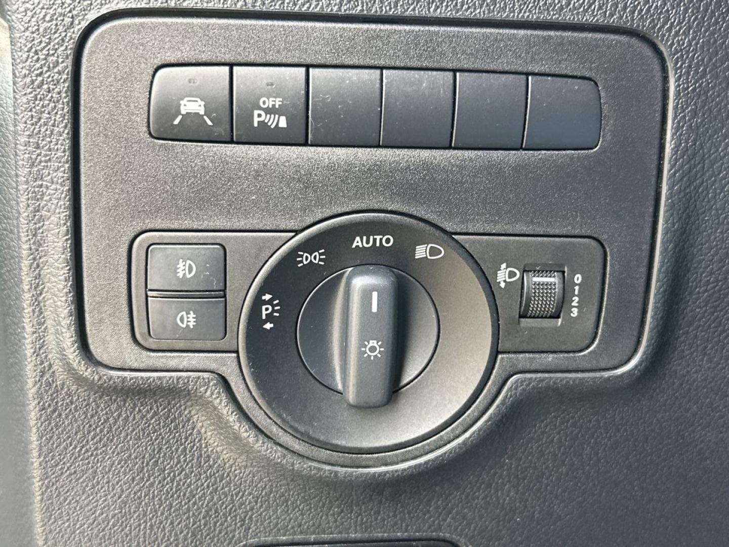 Image MERCEDES-BENZ Vito Fg 114 CDI Mixto Long Pro E6 Propulsion BVA 7G-TRONIC