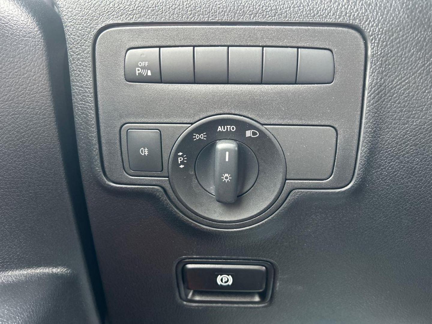 Image MERCEDES-BENZ Vito Tourer 116 CDI Long Pro 9G-Tronic
