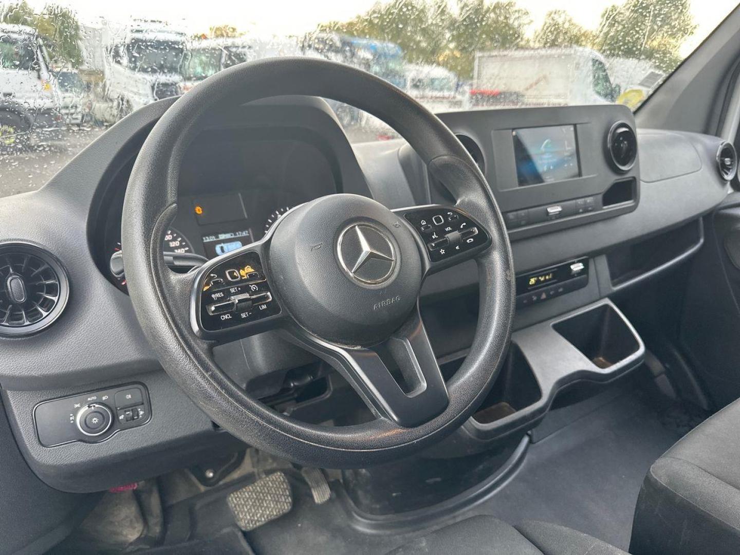 Image MERCEDES-BENZ Sprinter Fg 214 CDI 33S 3T0 Traction 9G-Tronic