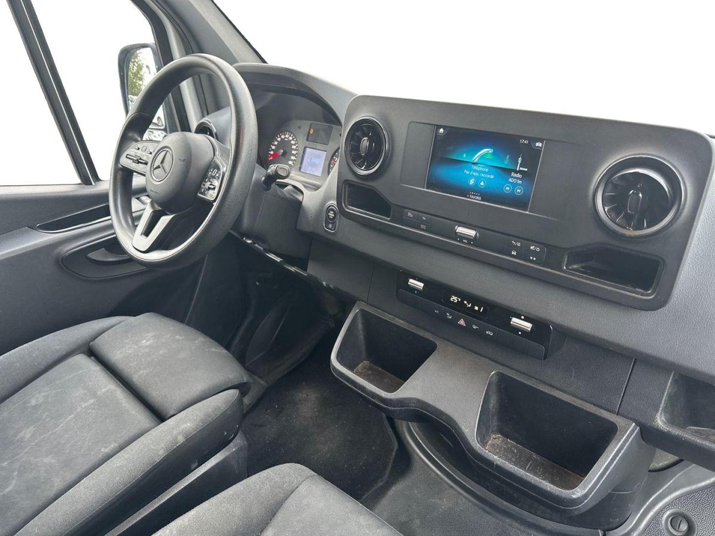 Image MERCEDES-BENZ Sprinter Fg 214 CDI 33S 3T0 Traction 9G-Tronic